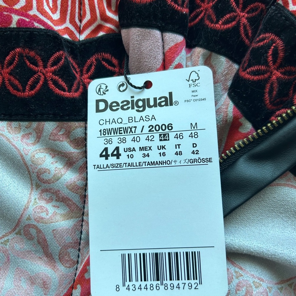 Desigual Women's Jacket with hood NWT, size 44 - Picture 3 of 8
